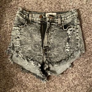 Vibrant women’s jean shorts, size S